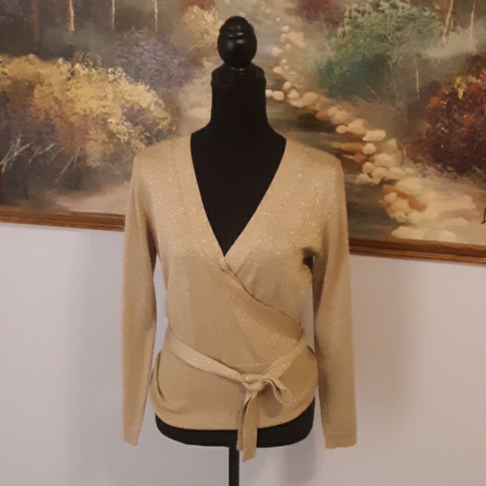 New york & company vneck top